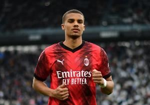 罗马诺：AC米兰后卫佳夫的转会谈判告吹，他拒绝转去科莫