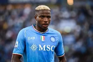 米体：奥斯梅恩转会遇阻，那不勒斯要求银行担保但加拉塔萨雷拒绝