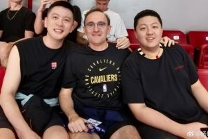 杨鸣现场观战给杨瀚森助阵：没有考察、只有助威的一场比赛👏