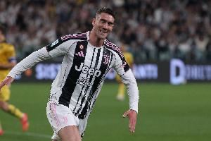 意媒：米兰与DV9再次接触，球员对米兰的薪资合同持开放态度