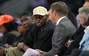 美记：国王仍在等待库明加交易的最终结果 按捺着签下威少的冲动