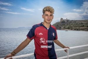 经纪人：S-埃斯波西托希望去卡利亚里，但如果我不认同就得听我的