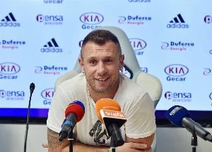 卡萨诺:阿莱格里的球队进一个球后就全线退守,他不会让球员变好