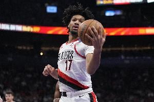 赛季场均18.1分4.9板!明天开拓者客战热火 夏普大概率出战