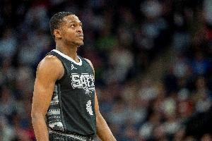 明天复出&赛季首秀!米奇:会适当放宽福克斯的出场时间限制