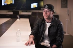 美记:杰西·巴斯过去几年一直在应对一种疾病 正在接受免疫治疗